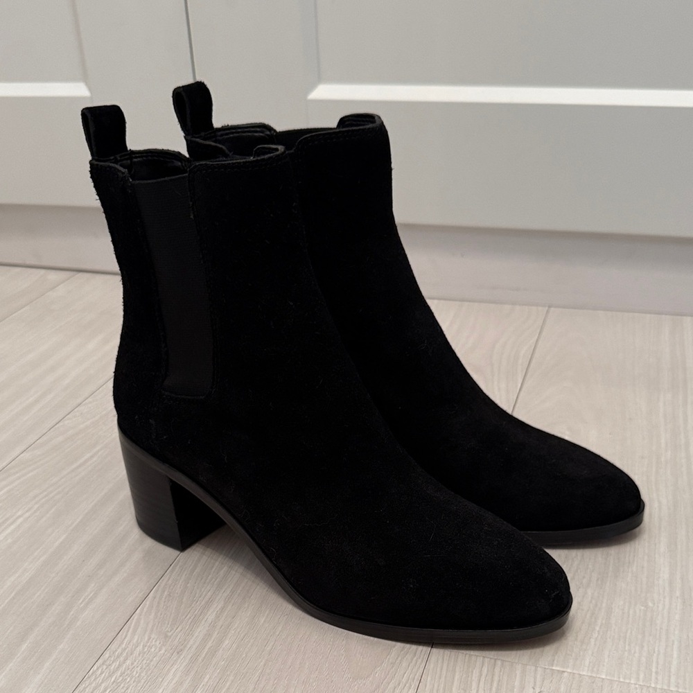 Banana Republic Black Suede Chelsea Block Heel Ankle Boots - Women